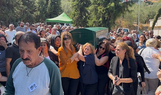 Ankara'da 5 yaşındaki kızının gözü önünde öldürülen Başak Gürkan Arslan toprağa verildi, tabutunu kadınlar taşıdı