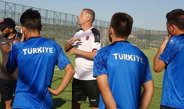 Anne ve babasının sesi oldu, şimdi ise ay-yıldızlı forma için çalışıyor