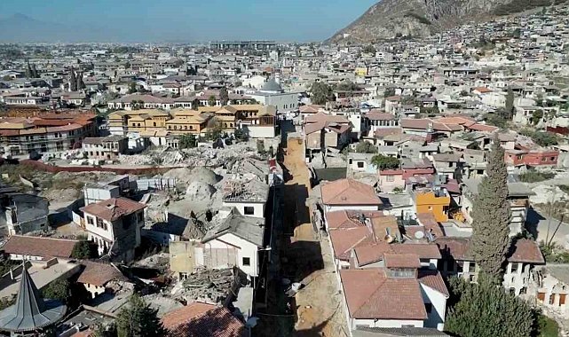 Antakya'nın tarihi caddeleri yeniden hayat buluyor
