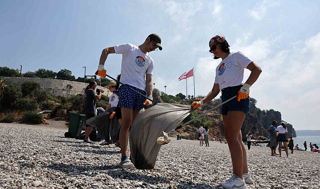 Antalya'da deniz gönüllüleri kıyı temizliğinde buluşacak