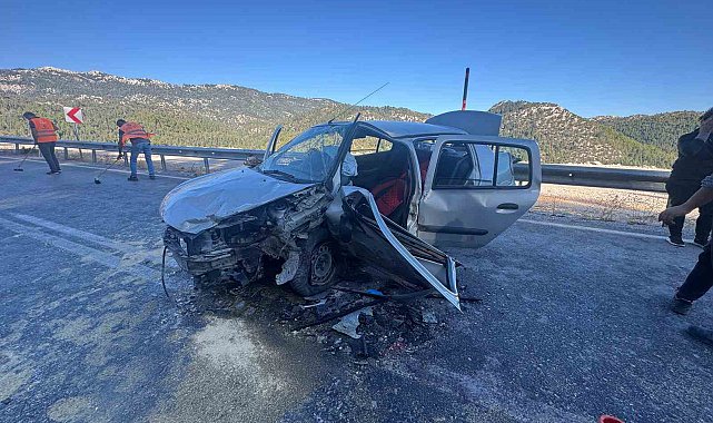 Antalya'da feci kaza: 4 yaralı