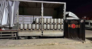 Antalya'da milyonlarca makaron ve binlerce litre kaçak içki ele geçirildi
