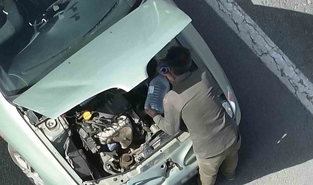 Aracı arızalanmış gibi davranan ehliyetsiz sürücü polisin dronlu takibi ile yakalandı