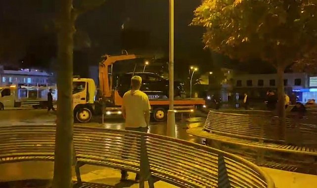 Aracıyla süs havuzuna girdi: Alkollü sürücü navigasyonu suçladı