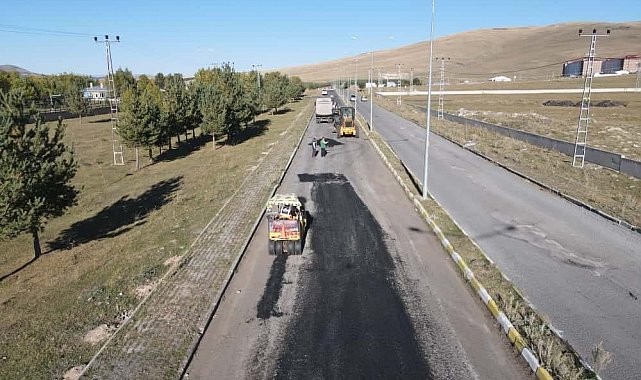 Ardahan'da yol çalışması sürüyor