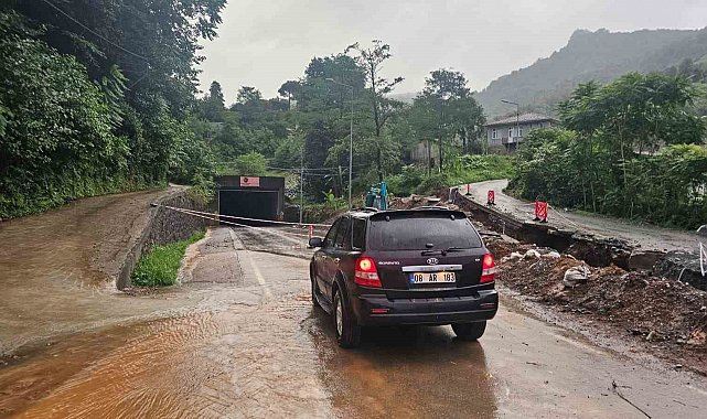 Arhavi'de heyelan riski nedeniyle tünel trafiğe kapatıldı
