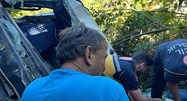 Artvin'de beton mikseri uçuruma yuvarlandı: 1 yaralı