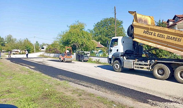 Asfalt yamalama sürüyor