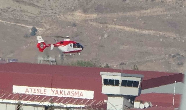 Asfiksi hastası yenidoğan bebek ambulans helikopterle Van'a getirildi