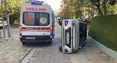 Ataşehir'de otomobil yan yattı: 1 yaralı