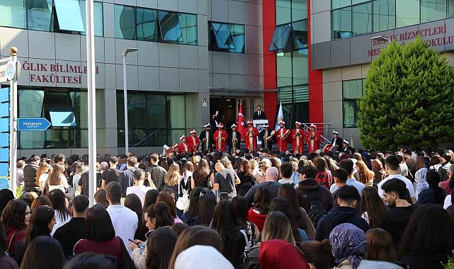 Avrasya Üniversitesinde 20252026 Akademik Yılı törenle başladı