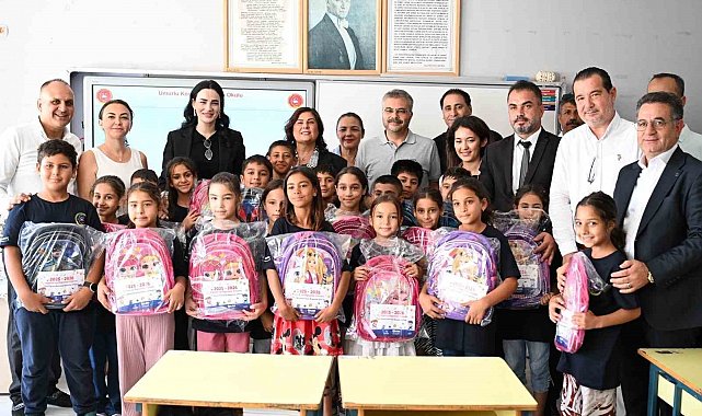 Aydın Büyükşehir'den öğrencilere okul çantası
