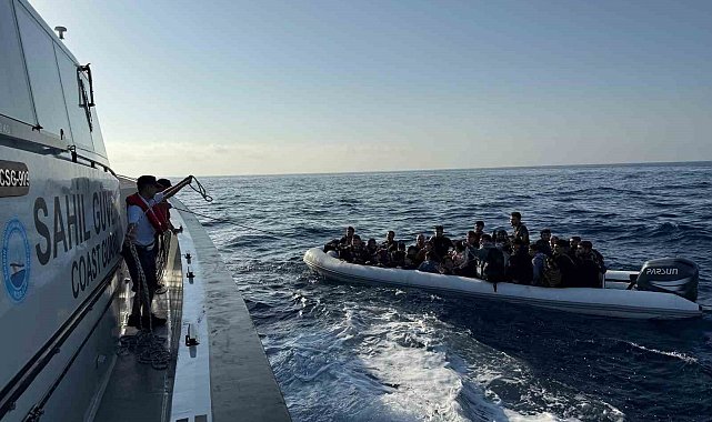 Aydın'da 28 düzensiz göçmen ve 1 göçmen kaçakçısı yakalandı