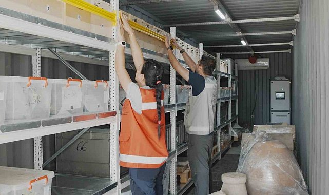 Bakan Ersoy: "Antalya Arkeoloji Müzesi'ndeki 100 bine yakın eseri, uzman ekiplerimizce güvenle taşıdık"