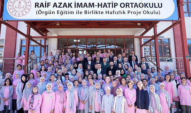 Bakan Tekin'den Erzurum'da sürpriz okul ziyareti