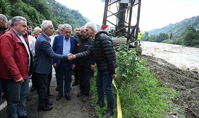 Bakan Uraloğlu: " Yollarımızı en kısa sürede güvenli hale getirmek için aralıksız çalışıyoruz"