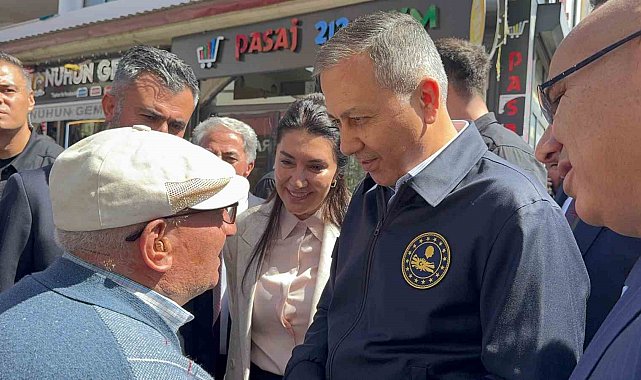 Bakan Yerlikaya Ağrı'da esnafla buluştu, taleplerini dinledi