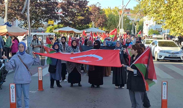 Bartın'da Sumud filosuna destek yürüyüşü