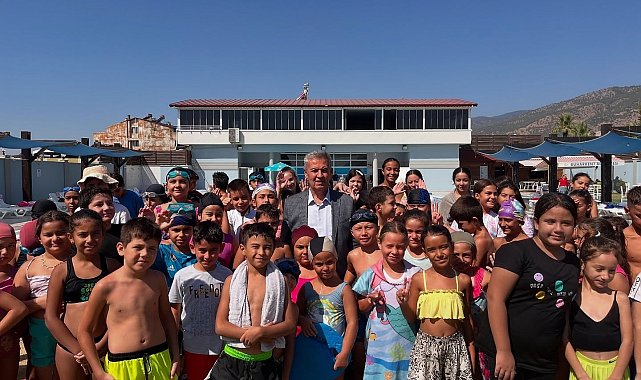 Başkan Erol: "260 çocuğumuza yüzme öğretmenin mutluluğunu yaşıyoruz"