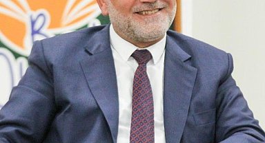 Başkan Sandıkçı: "Üniversiteyi kazanan tüm öğrencilerimize burs veriyoruz"