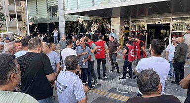 Başkan Tugay Karşıyaka'da çöp toplattı, işçiler karşı karşıya geldi