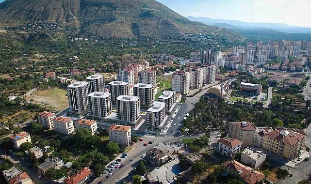 Başkan Yalçın'dan kentsel dönüşüm brifingi