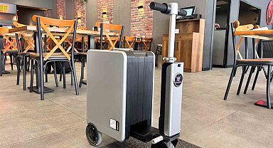 Başkentte scooter valizle paket servisi