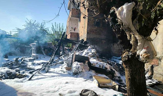 Batman'da evin bahçesinde yangın