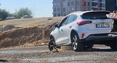 Batman'da otomobil rögara çıktı