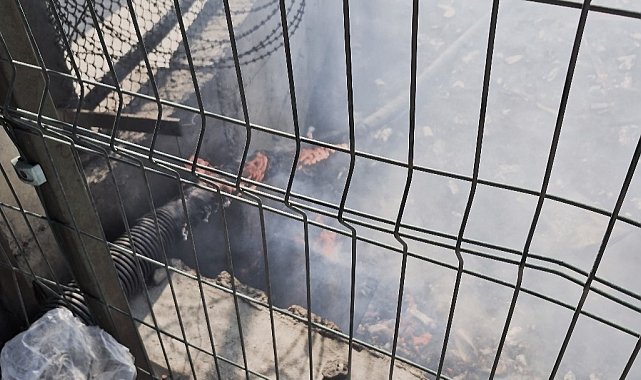 Bayrampaşa Metris Cezaevi'nin yanındaki otluk alanda korkutan yangın