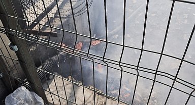 Bayrampaşa Metris Cezaevi'nin yanındaki otluk alanda korkutan yangın