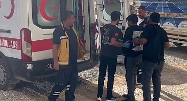 Beton mikseri, minibüs ve otomobilin karıştığı kazada 2 kişi yaralandı