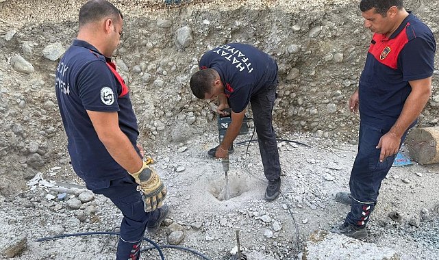 Beton zemin mahsur kalan yavru kedi için kırıldı