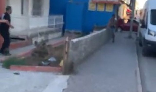 Bıçaklandıktan sonra duvardan atlayıp kaçmaya çalıştı: O anlar kameraya yansıdı