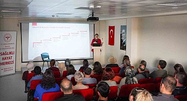 Bilecik'te aile hekimlerine cildiye eğitimi