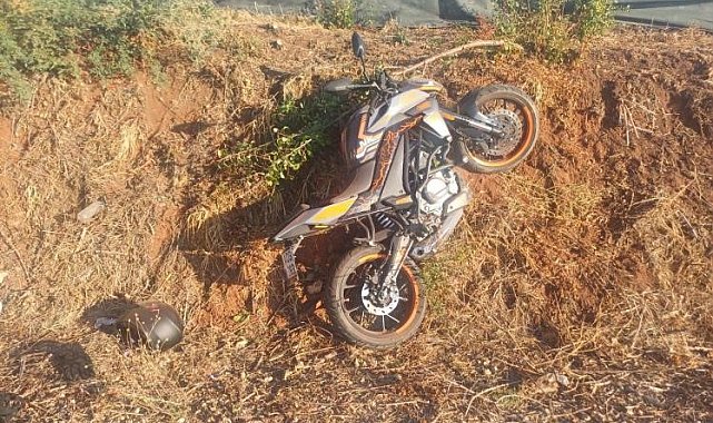 Bilecik'te seyir halindeki motosiklet devrildi; 1 yaralı