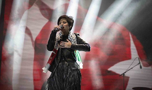 Bingöl 'Bir Anadolu Şenliği'nde Aydilge'den Gazze'ye destek masajı