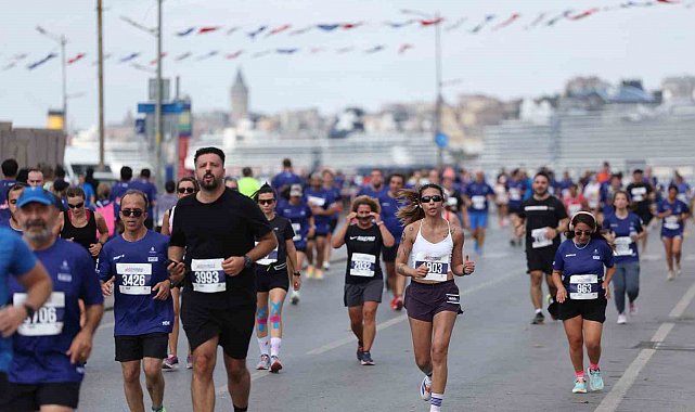 Binler İstanbul'u koştu