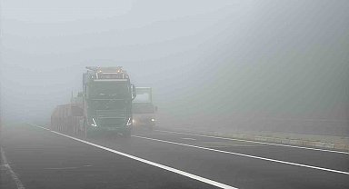 Bolu Dağı sisle kaplandı, görüş mesafesi 20 metreye düştü