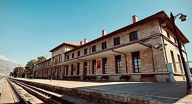 Bu gara ilk tren 1938 yılında ulaştı