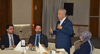 Bülent Arınç: "Türkiye ne gördüyse AK Parti sayesinde gördü"