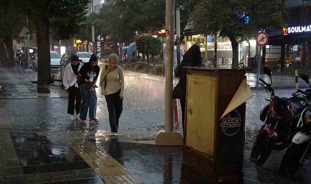 Burdur'da sağanak yağış