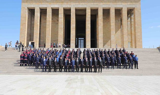 Bursa İtfaiyesi'nden Anıtkabir'e ziyaret