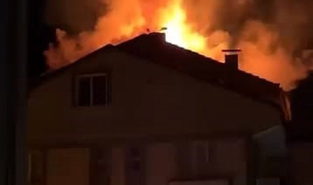 Bursa'da çatı katında çıkan yangın korkuttu