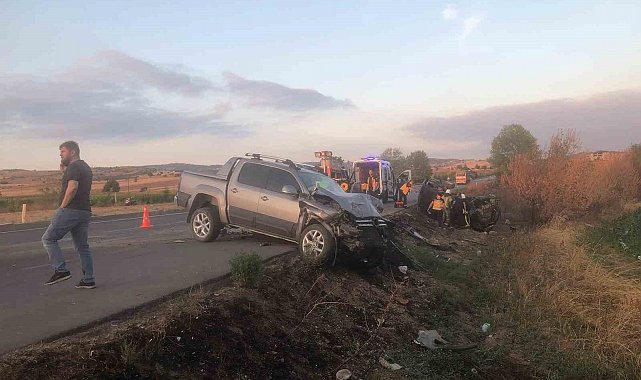 Bursa'da feci kaza: Eski belediye başkanı hayatını kaybetti, eşi ve 1 kişi yaralandı