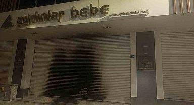 Bursa'da mağazayı ateşe veren şahıs video çekti