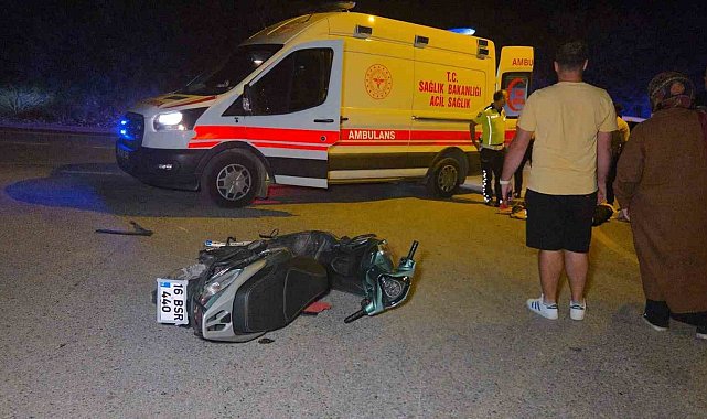 Bursa'da motosiklet otomobille çarpıştı, 2 kardeş yaralandı