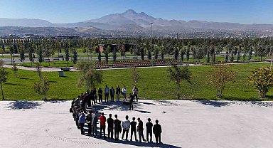 Büyükşehirden harita tapu kadastro alanı öğrencilerine drone teknolojileri ve CBS eğitimi