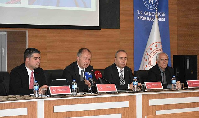 Çakmur; "Yeni stat projesi hız kesmeden sürüyor"
