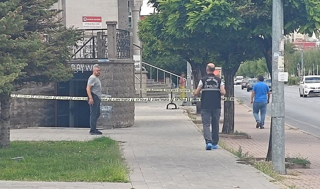 Cami tuvaletinde bıçaklı kavga: 1 ağır yaralı